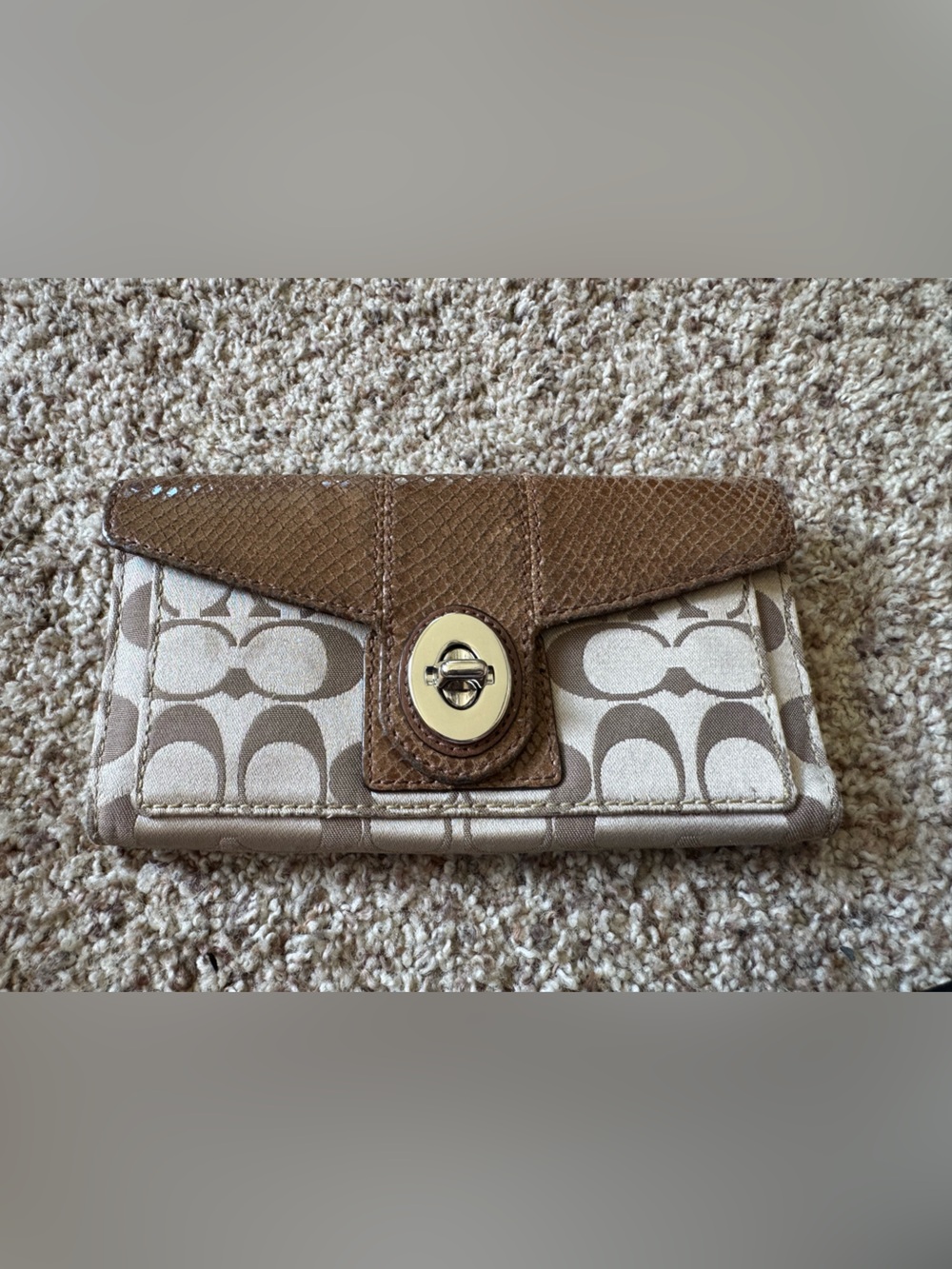 Coach Signature Turnlock Checkbook Wallet Style No. 46238